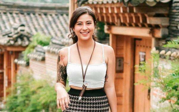 Awkarin Dihujat usai Bikin Video Diputusin Pacar, Warganet Suruh Introspeksi Awkarin Dihujat usai Bikin Video Diputusin Pacar, Warganet Suruh Introspeksi