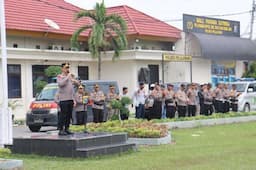 Kapolres Pelalawan Pimpin Apel Gabungan Pengamanan Apel Siaga Satgas PDI-P Riau