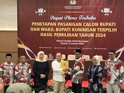 KPU Kuningan Resmi Tetapkan Bupati-Wakil Bupati Terpilih