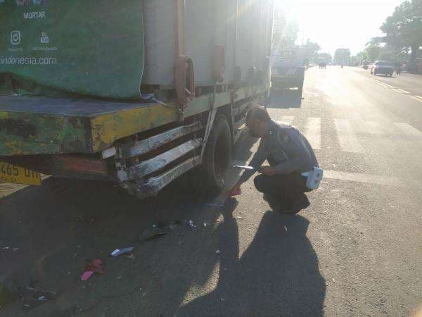 Warga Kota Probolinggo Tewas Usai Tabrak Truk Parkir di Jalan Raya Probolinggo Situbondo