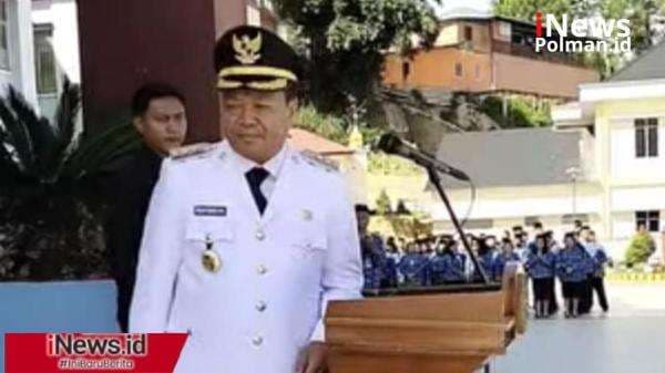 “Open Mic Night" Mamasa, Bupati Welem Ajak ASN Dukung Kreativitas Anak Muda dan UMKM Lokal “Open Mic Night" Mamasa, Bupati Welem Ajak ASN Dukung Kreativitas Anak Muda dan UMKM Lokal