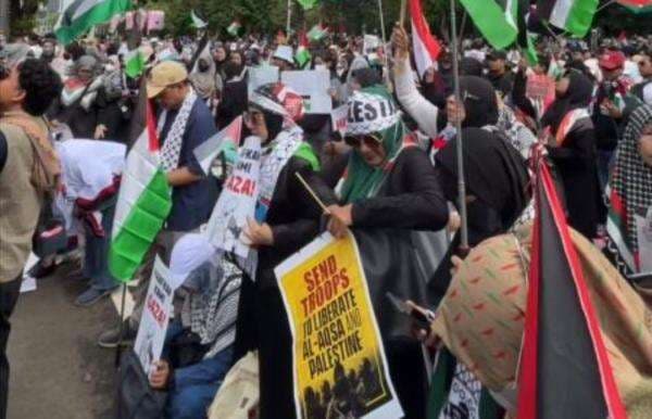 Massa Padati Kedubes AS, Serukan Hentikan Penjajahan Israel Massa Padati Kedubes AS, Serukan Hentikan Penjajahan Israel