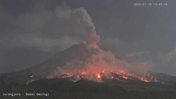 Gunung Merapi Masih Berstatus Siaga, Luncurkan 16 Kali Guguran Lava Disertai 196 Gempa