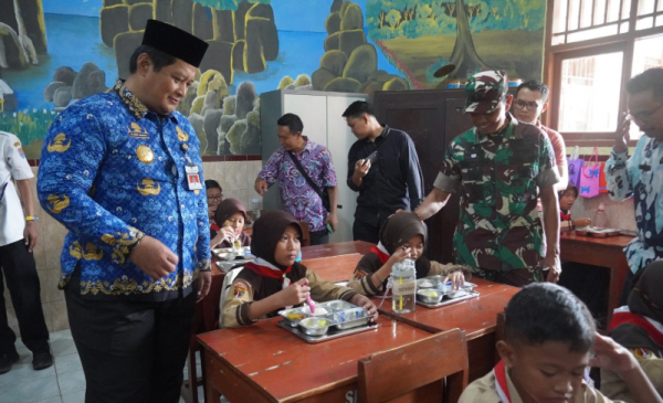 2.540 Paket Makanan Bergizi Gratis Disalurkan Setiap Hari di Cilacap, Demi Generasi Emas 2045