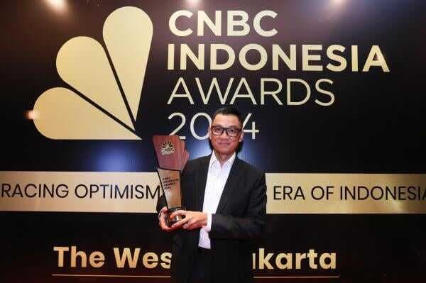 Hattrick! Dirut PLN Darmawan Prasodjo Kembali Dinobatkan Jadi CEO Of The Year 2024