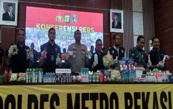 Raup Rp894 Juta, 3 Pelaku Pengubah Tanggal Kedaluwarsa Kosmetik Ditangkap Polres Bekasi