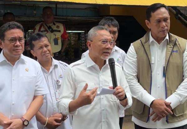 Sidak ke Pasar Kramat Jati, Zulhas Akui Harga Cabai Rawit Masih Mahal Sidak ke Pasar Kramat Jati, Zulhas Akui Harga Cabai Rawit Masih Mahal