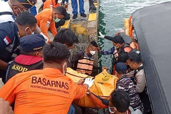 Update KM Putri Sakinah Tenggelam di Labuan Bajo, 1 Jenazah Putri Pelatih Valencia Ditemukan Update KM Putri Sakinah Tenggelam di Labuan Bajo, 1 Jenazah Putri Pelatih Valencia Ditemukan