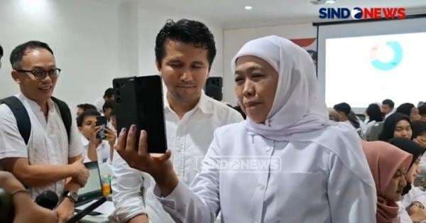 Viral! Menang Quick Count, Khofifah dapat Telpon Langsung Jokowi, Ini yang Dibicarakan