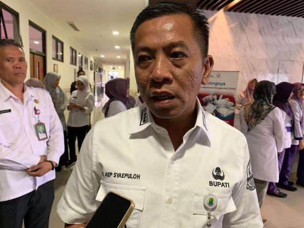 Bupati Aep Geram, Sepekan Jelang Lebaran Perbaikan Jalur Pantura Karawang Masih Molor Bupati Aep Geram, Sepekan Jelang Lebaran Perbaikan Jalur Pantura Karawang Masih Molor