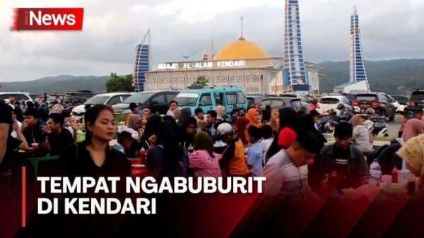 Asiknya Berburu Menu Buka Puasa di Pelataran Masjid Terapung Al- Alam Kendari Asiknya Berburu Menu Buka Puasa di Pelataran Masjid Terapung Al- Alam Kendari