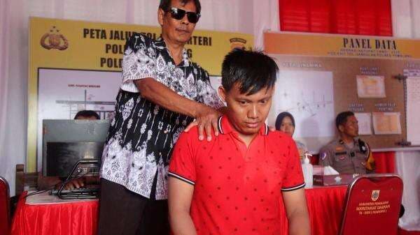 Polres Pemalang Sediakan Layanan Pijat Gratis di Pos Terpadu Gandulan untuk Pemudik Polres Pemalang Sediakan Layanan Pijat Gratis di Pos Terpadu Gandulan untuk Pemudik