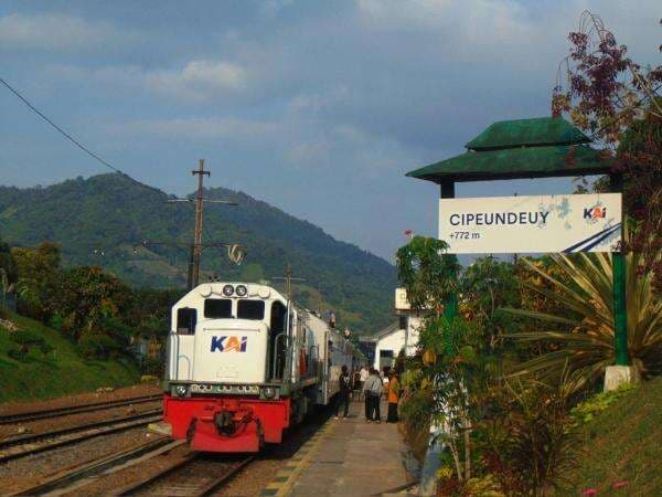 Dapat Tarif PSO, 4 KAJJ Daop 2 Ini Sukses Dongkrak Okupansi Hingga 110 Persen Dapat Tarif PSO, 4 KAJJ Daop 2 Ini Sukses Dongkrak Okupansi Hingga 110 Persen