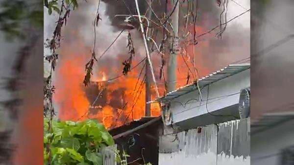 Kebakaran Hebat Permukiman Warga di Makassar, 7 Rumah Rusak Berat Kebakaran Hebat Permukiman Warga di Makassar, 7 Rumah Rusak Berat