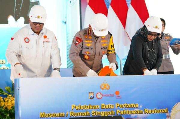 Ziarah Makam hingga Groundbreaking Museum Marsinah, Kapolri: Mengenang Pahlawan Nasional Buruh Ziarah Makam hingga Groundbreaking Museum Marsinah, Kapolri: Mengenang Pahlawan Nasional Buruh