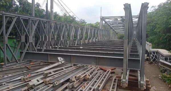 Jembatan Bailey di Jalur Badami-Loji Molor, Warga Terpaksa Lewat Jalan Alternatif Seadanya Jembatan Bailey di Jalur Badami-Loji Molor, Warga Terpaksa Lewat Jalan Alternatif Seadanya
