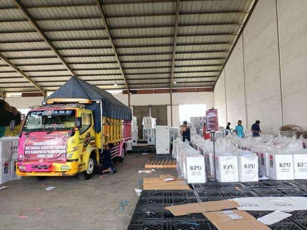 KPU Kabupaten Probolinggo Mulai Distribusikan Logistik Pilkada ke Tingkat Kecamatan