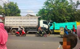 Kronologi 3 Truk Terlibat Kecelakaan Beruntun di Jalur Bojonegoro - Babat