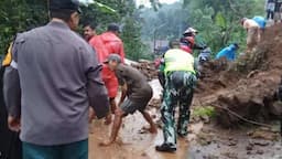 Hujan Badai Landa Ciamis, Akses Jalan Gunungsari-Cikatomas Tertutup Longsor