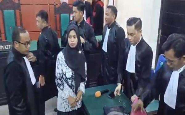 Guru Supriyani Divonis Bebas dalam Perkara Penganiayaan Anak Polisi