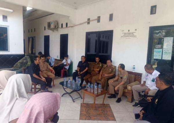 Pasca Aksi Warga, DPMD Karawang Lakukan Monev di Desa Karangligar Pasca Aksi Warga, DPMD Karawang Lakukan Monev di Desa Karangligar