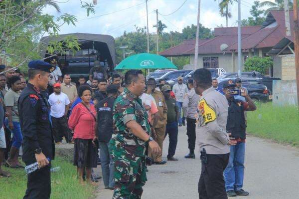 TNI-Polri Sukses Amankan PSU di TPS 001 Ayawasi, Wujud Sinergitas Demi Demokrasi yang Kondusif