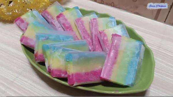 Viral Es Gabus Bikin Heboh, Orangtua Perlu Lakukan 3 Hal Ini Viral Es Gabus Bikin Heboh, Orangtua Perlu Lakukan 3 Hal Ini