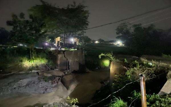 Jembatan Winong di Sragen Putus Akibat Banjir Bandang