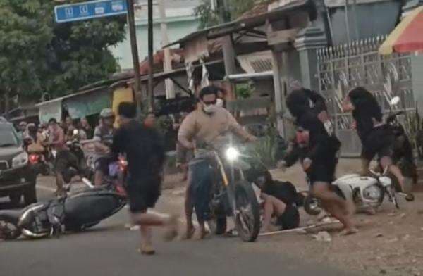 Viral Aksi Tawuran di Kecamatan Brondong, Tiga Orang Mengalami Luka Serius