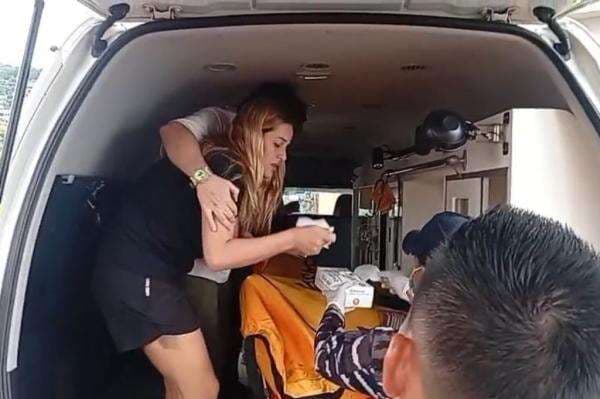 Tangis Pecah Keluarga Pelatih Valencia di Labuan Bajo, 1 Korban KM Putri Sakinah Ditemukan Tangis Pecah Keluarga Pelatih Valencia di Labuan Bajo, 1 Korban KM Putri Sakinah Ditemukan