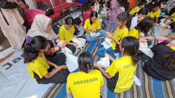 Komunitas ISIK Kenalkan Batik dan Budaya Nusantara Pada Pelajar Singapura Komunitas ISIK Kenalkan Batik dan Budaya Nusantara Pada Pelajar Singapura