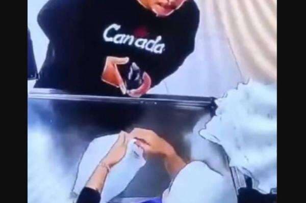 Kronologi Oknum Dosen Ludahi Kasir Perempuan di Makassar, Gegara Ditegur Serobot Antrean Kronologi Oknum Dosen Ludahi Kasir Perempuan di Makassar, Gegara Ditegur Serobot Antrean