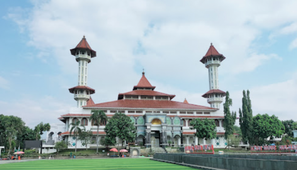 UMK Kabupaten Cianjur 2025 Naik 6,5: Apa Artinya Kenaikan UMR Bagi Pekerja dan Pengusaha? UMK Kabupaten Cianjur 2025 Naik 6,5: Apa Artinya Kenaikan UMR Bagi Pekerja dan Pengusaha?