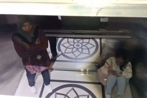 Dramatis! 2 Mahasiswi UPN Veteran Jatim Syok dan Menangis Terjebak Lift Macet di Kampus Dramatis! 2 Mahasiswi UPN Veteran Jatim Syok dan Menangis Terjebak Lift Macet di Kampus
