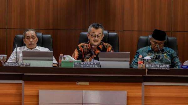 Rapat Koordinasi Jelang Nataru 2025: Pj Bupati Ciamis Ajak Semua Pihak Jaga Harmoni dan Keamanan