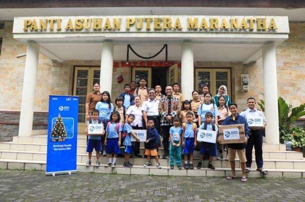Maknai Natal 2025, BRI Peduli Berbagi Kasih lewat Puluhan Ribu Paket Sembako Maknai Natal 2025, BRI Peduli Berbagi Kasih lewat Puluhan Ribu Paket Sembako