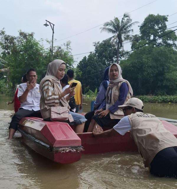 Mahasiswa KKN Untara Bantu Korban Kebanjiran di Pasir Bolang Tigaraksa