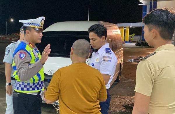 Operasi Ketupat Seulawah, Satlantas Polres Lhokseumawe Gelar Rampcheck dan Tes Urine Sopir Angkutan Operasi Ketupat Seulawah, Satlantas Polres Lhokseumawe Gelar Rampcheck dan Tes Urine Sopir Angkutan