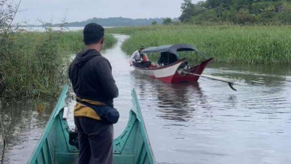 Pakai Perahu Ces, Polisi Sergap Bandar Sabu di Tengah Danau Kenohan