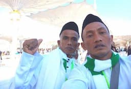 Guru Ngaji dan Marbot Masjid Dapat Kado Istimewa dari Gajah Duduk, Umroh Gratis