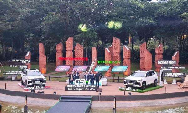 Chery Boyong Teknologi Super Hybrid, Mobil Lebih Irit dari Motor BBM Hanya 76 km per Liter Chery Boyong Teknologi Super Hybrid, Mobil Lebih Irit dari Motor BBM Hanya 76 km per Liter