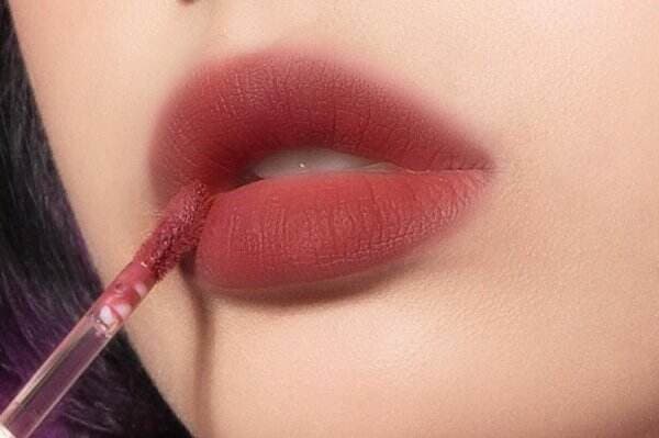 Ombre Bibir Cuma Pakai Lip Velvet? Ikuti Tips Berikut Ini