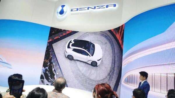 Intip Teknologi Denza Z9 GT di IIMS 2025, Mobil Listrik Canggih Bisa Berputar di Tempat Intip Teknologi Denza Z9 GT di IIMS 2025, Mobil Listrik Canggih Bisa Berputar di Tempat