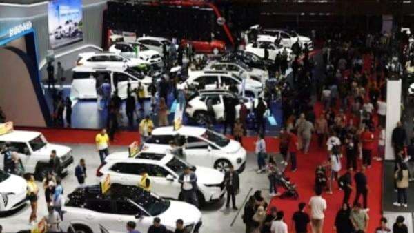 10 Merek Mobil Terlaris Februari 2025, Siapa Jawaranya? 10 Merek Mobil Terlaris Februari 2025, Siapa Jawaranya?