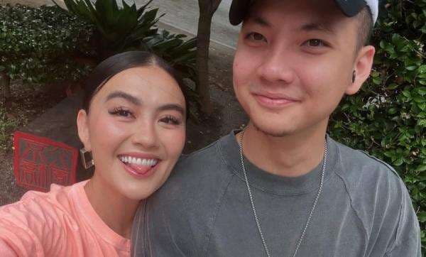 Beda Usia 13 Tahun, Agnez Mo Bucin Tulis Pesan Cinta untuk Adam Rosyadi Beda Usia 13 Tahun, Agnez Mo Bucin Tulis Pesan Cinta untuk Adam Rosyadi