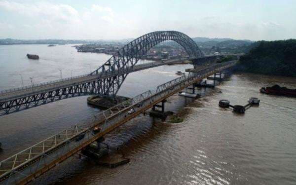 Jembatan Mahakam Samarinda Dihantam Kapal Tongkang, Begini Kata Pelindo Jembatan Mahakam Samarinda Dihantam Kapal Tongkang, Begini Kata Pelindo