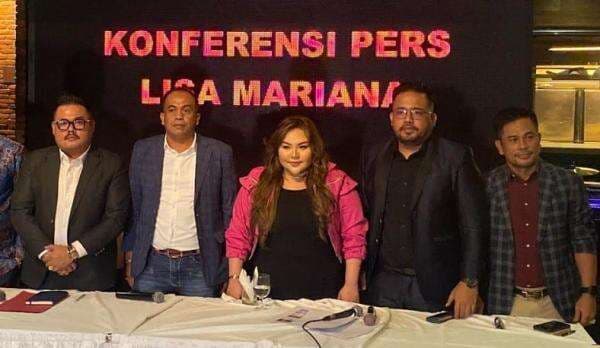 Lisa Mariana Ungkap Ridwan Kamil Minta Video Syur Dirinya Sebelum Bertemu Lisa Mariana Ungkap Ridwan Kamil Minta Video Syur Dirinya Sebelum Bertemu