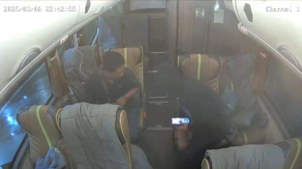 Pemudik Wajib Waspada, Viral Modus Baru Pencuri Laptop di Bus Tutupi Kamera CCTV Pemudik Wajib Waspada, Viral Modus Baru Pencuri Laptop di Bus Tutupi Kamera CCTV