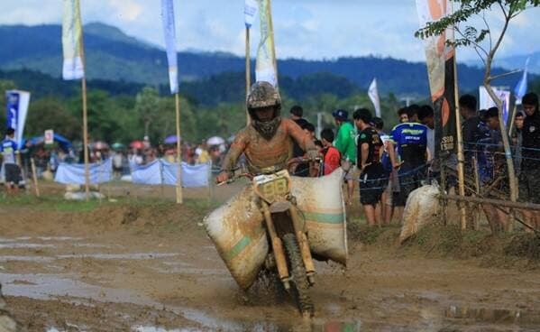 Unik Ada Balapan Motor Taksi Gabah, Adu Skill Tak Kalah Menegangkan dari Motocross