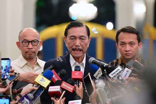 Luhut: Bansos ke Depan Tak Lagi Barang, Diberi Cash Transfer Rp5,4 Juta per Orang Luhut: Bansos ke Depan Tak Lagi Barang, Diberi Cash Transfer Rp5,4 Juta per Orang